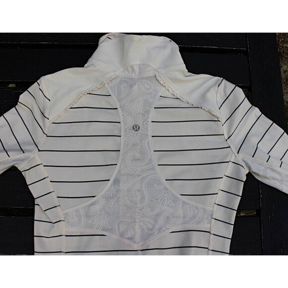 Lululemon - 6 - Star Runner 1/2-Zip Pullover in Slolom Stripe Angel Wing - LACE - Picture 4 of 13